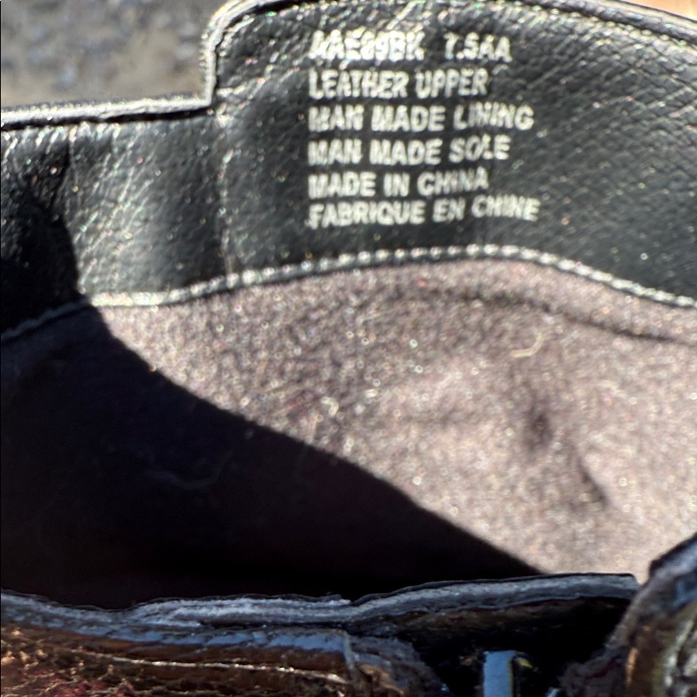 Aravon by New Balance Sleek Black Ankle Booties with Button Accents‎ - Picture 6 of 6